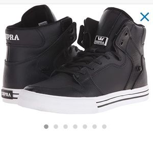 Black high tops Supra vaider